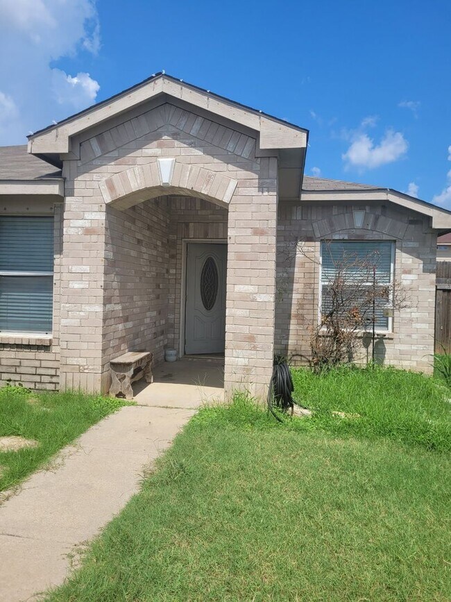 Building Photo - Great 3 bedroom in Meadowbrook area! Ask a...