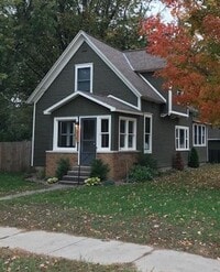 Building Photo - Three Bedroom Home Located in Zeeland