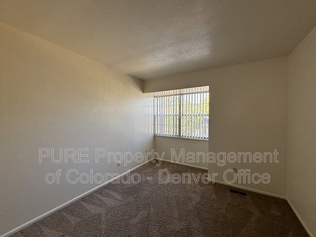 Building Photo - 3980 E Phillips Cir