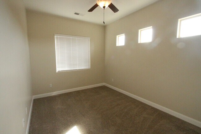 Building Photo - Move in Ready - Sand Hollow and Dunes Retreat