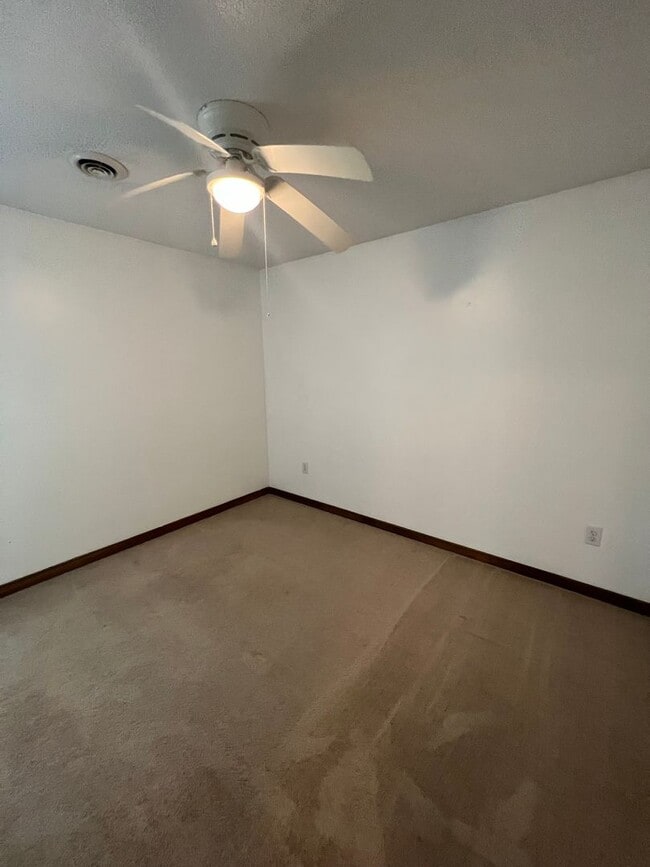 Building Photo - 7413 Cross Point Ln