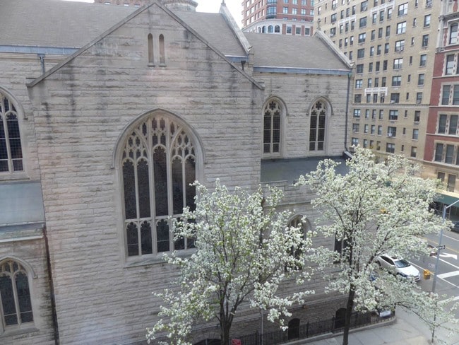 Building Photo - Super Sunny 1 BD, Panoramic Windows, Gut Renovated Granite Kitchen & Fabulous UWS Location!