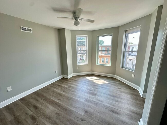 Building Photo - Fully renovated 3 bedroom, one and a half ...