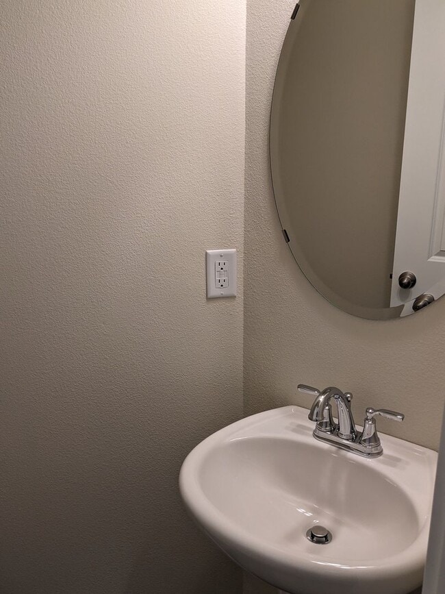 Building Photo - 1871 SE Mulberry Ave