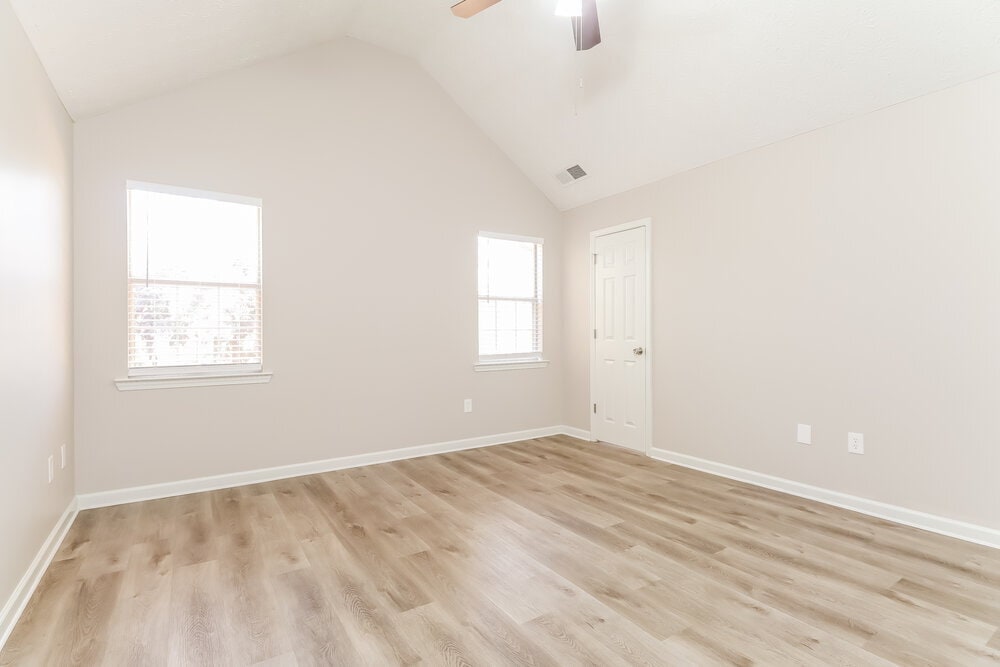 Building Photo - 735 Beaver Run Trce
