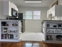 Building Photo - $999 - Charming Furnished Single-Family Un...
