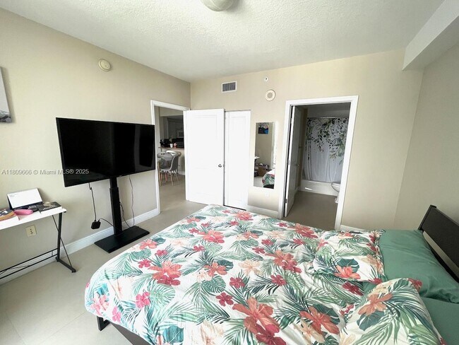 Building Photo - 1250 S Miami Ave