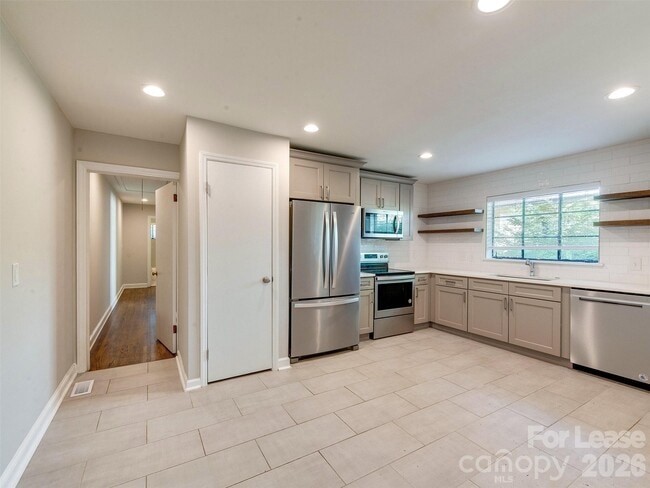 Building Photo - 1518 Mimosa Ave