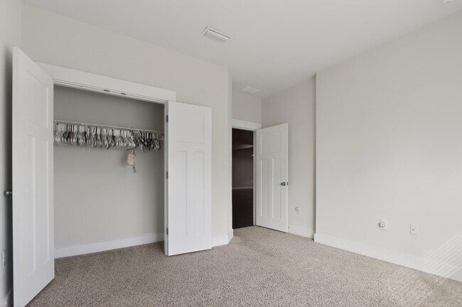 Building Photo - 1110 Shoal River Dr