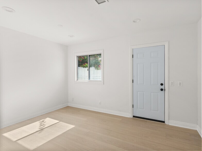 Building Photo - 9606 Arby Dr