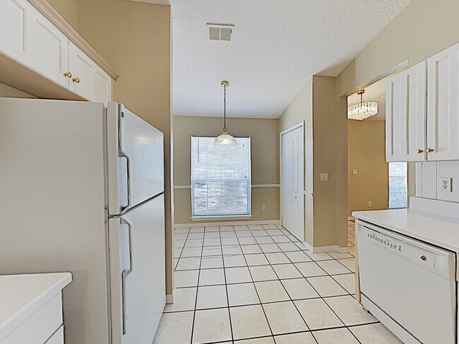 Building Photo - 289 Pine Trace Dr