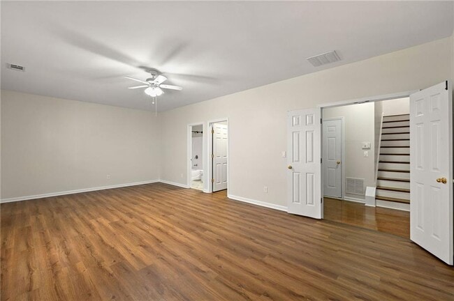 Building Photo - 10870 Brunson Dr