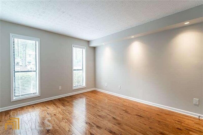 Building Photo - 306 Wynnes Ridge Cir SE