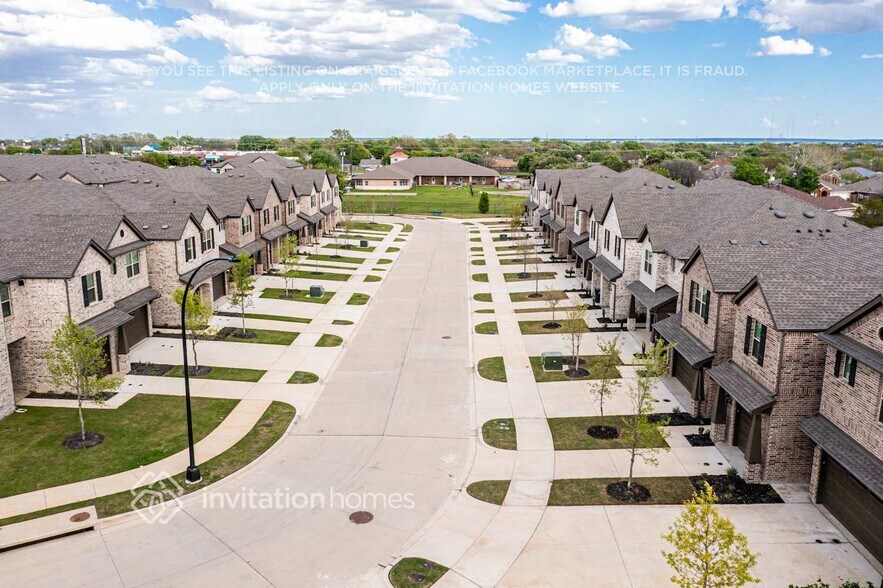 Building Photo - 6467 Blue Trl