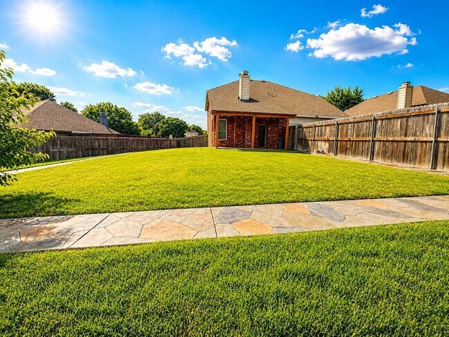 Building Photo - 1114 Hidden Creek Dr