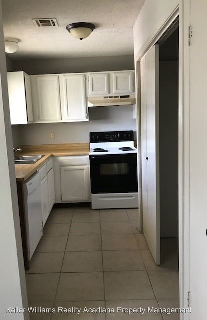 Building Photo - 2 br, 1 bath House - 138 Humming Bird Unit B