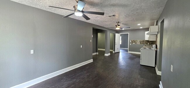 Building Photo - 5701 County Rd 288