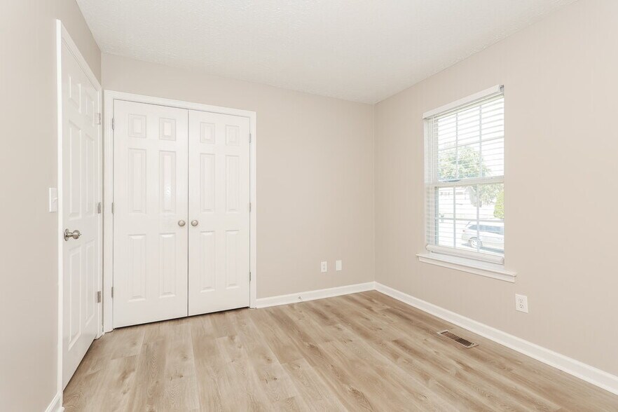 Building Photo - 1106 Gardendale Dr