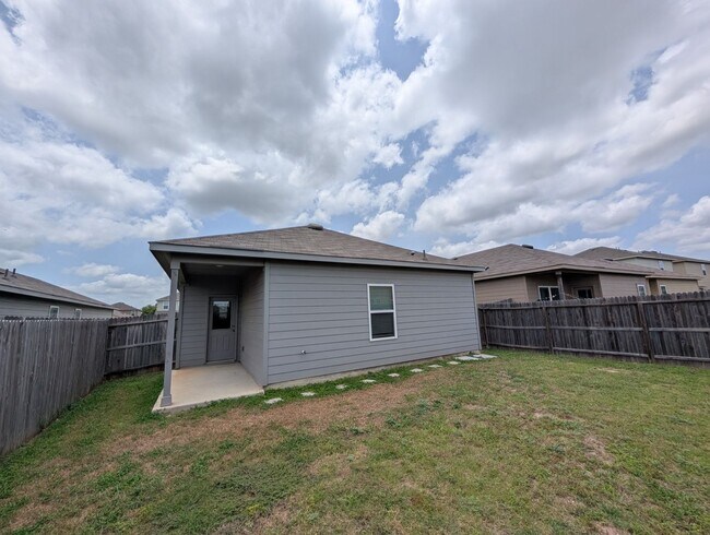 Building Photo - 3/2/2 in House Spring Valley / Luxury Vinyl Plank Through Out (NO Carpet) / Fenced in Yard / CISD...