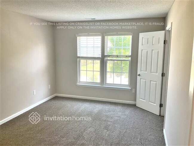 Building Photo - 2384 Saguaro Ln