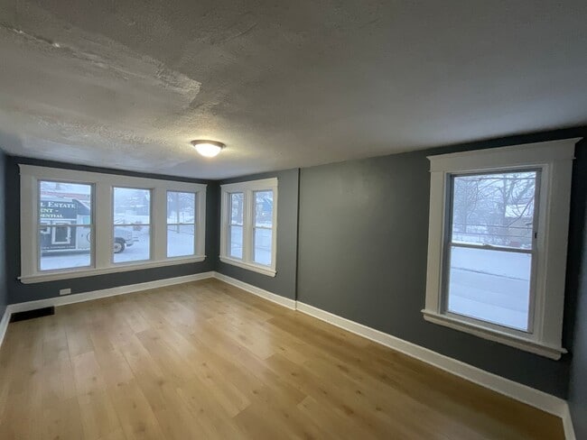 Building Photo - 12602 Thornhurst Ave