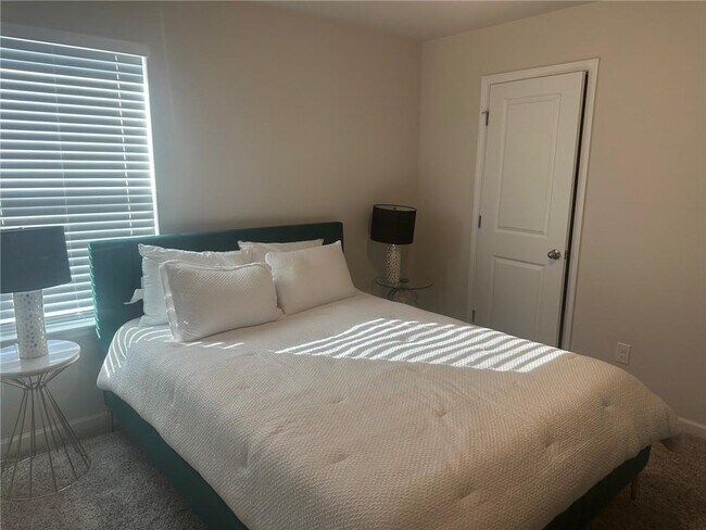 Building Photo - 3938 Dean Grv Wy