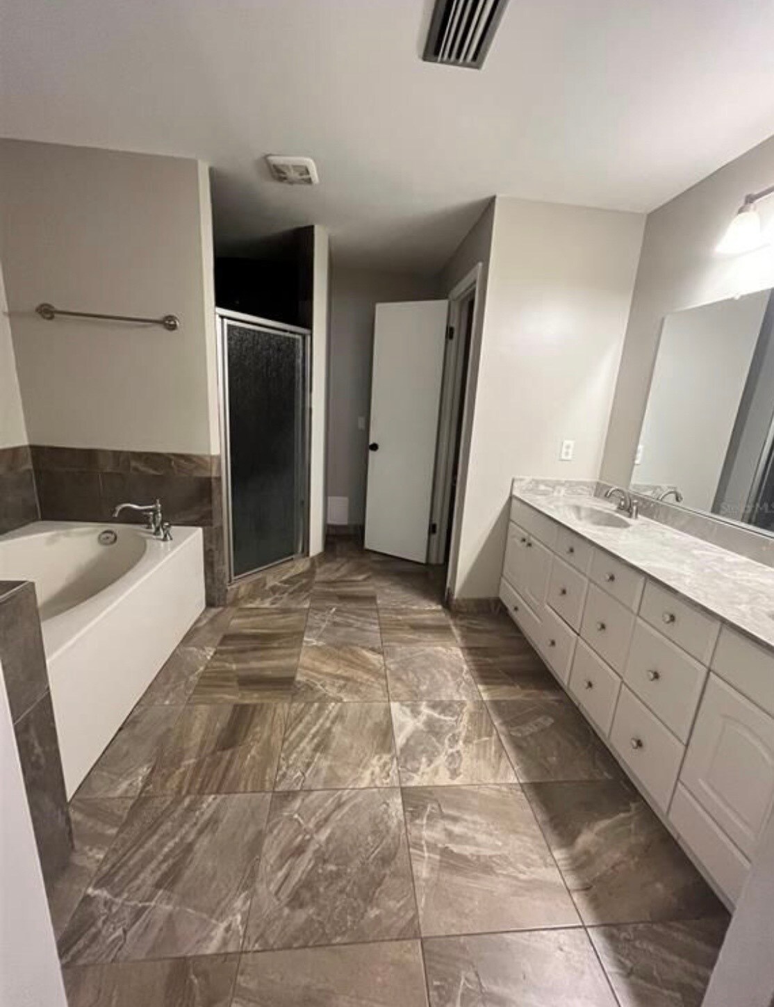 Building Photo - 13432 Suburban Ter