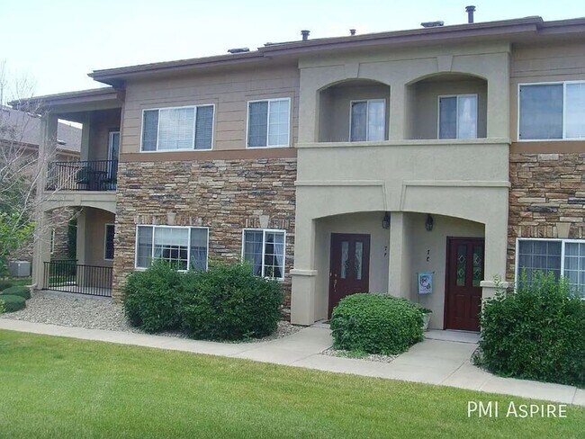Primary Photo - Beautiful 2-Bed/2-Bath Townhome in Longmont!
