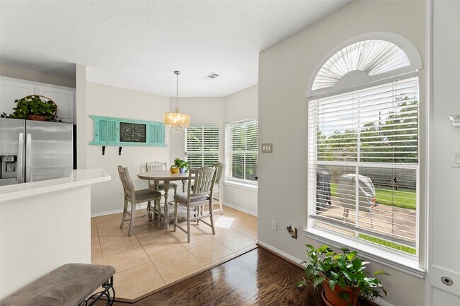 Building Photo - 44 Parkway Pl