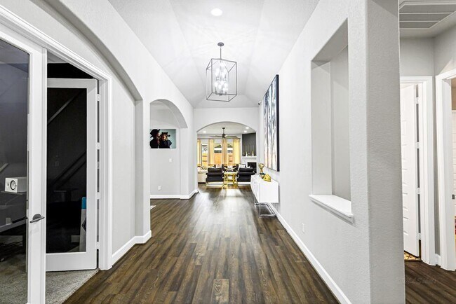 Building Photo - 7211 Sylvan Birch Trl