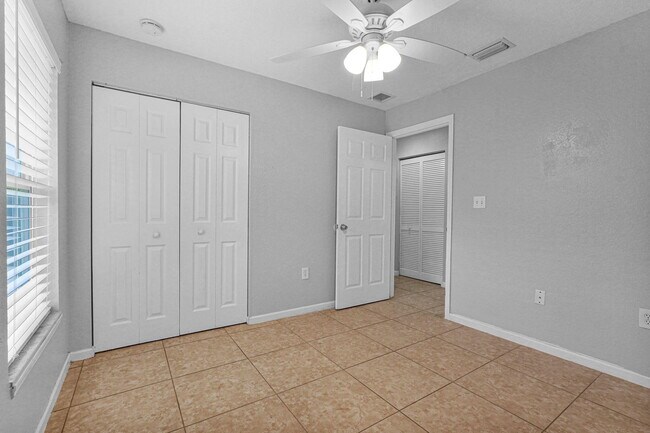 Building Photo - 520 Southridge Rd