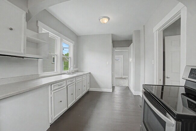 Building Photo - 2600 Wayne Ave