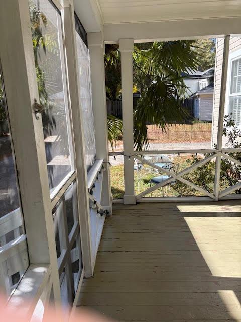 Building Photo - 613 S York St