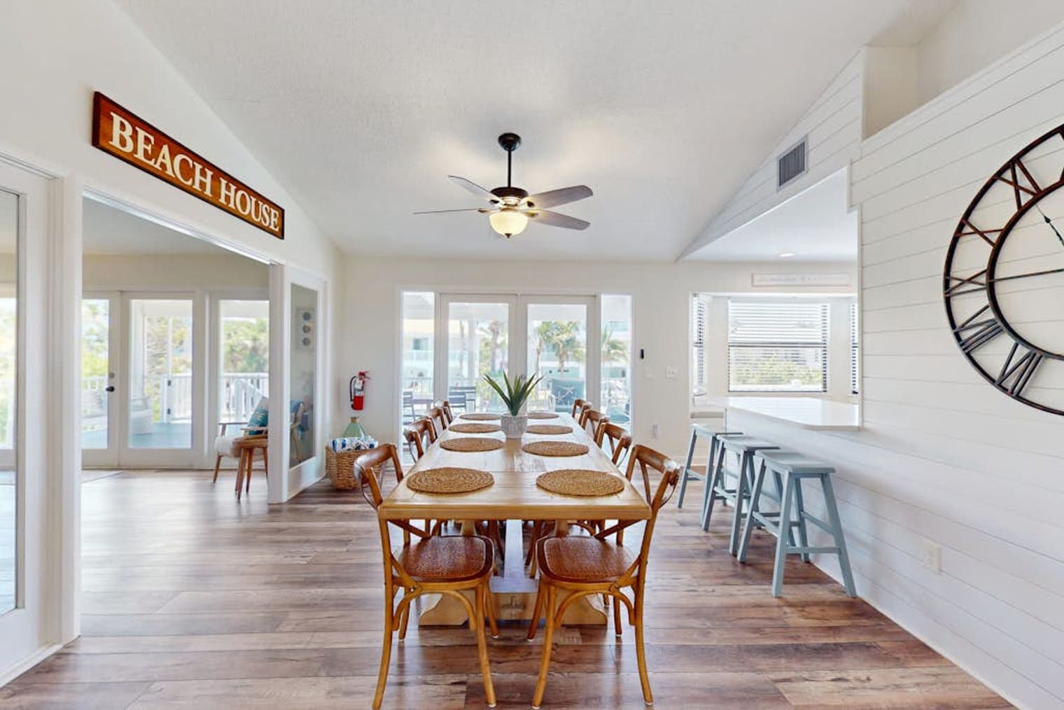 Building Photo - 525 Loquat Dr