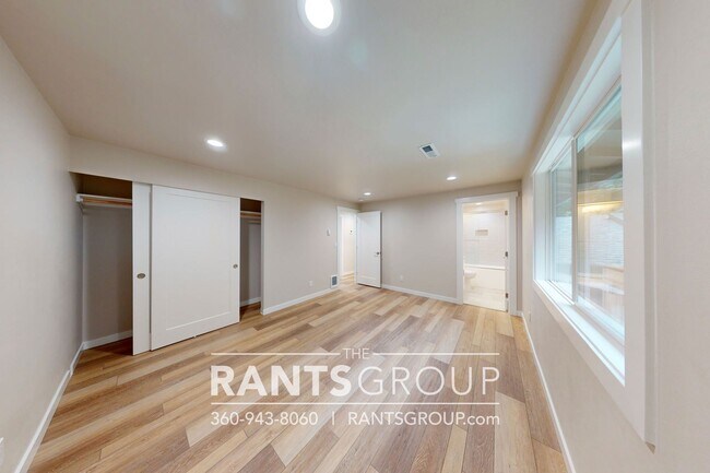 Building Photo - 4 br, 3 bath House - 3124 Jorgenson Rd NE