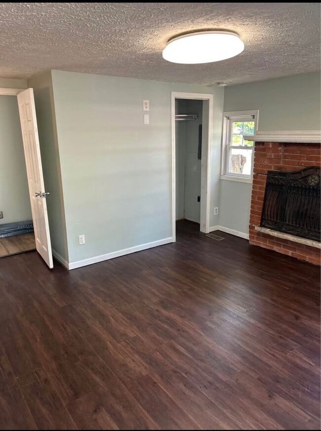 Building Photo - 6849 N Aurelius Rd