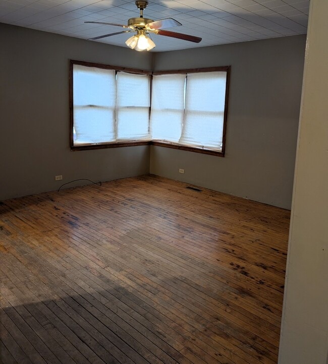 Building Photo - 211 Lincoln Ave