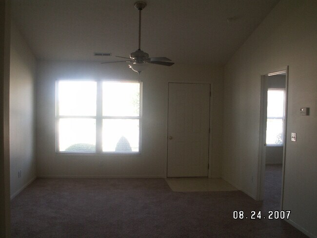 Building Photo - 2270 Shamrock Ln