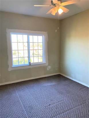 Building Photo - 625 Fairway Dr