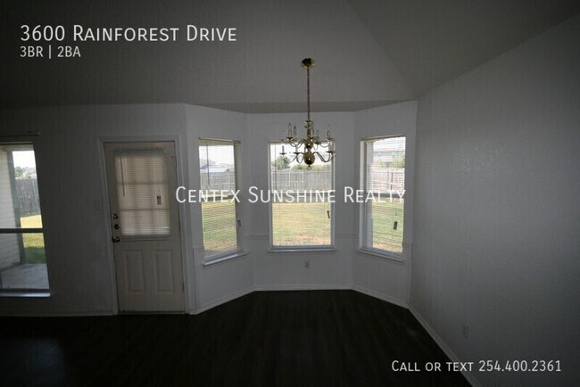 Building Photo - 3600 Rainforest Ln
