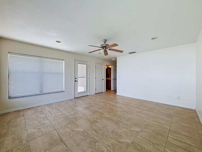 Building Photo - 2720 Crystal Beach Rd