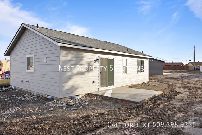 Building Photo - Quaint 2 Bedroom in New Neighborhood!