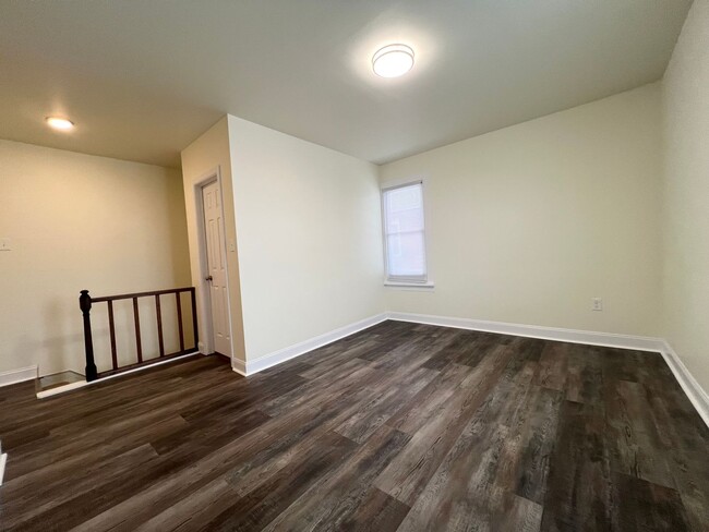 Building Photo - Updated 1BR House Now Available!