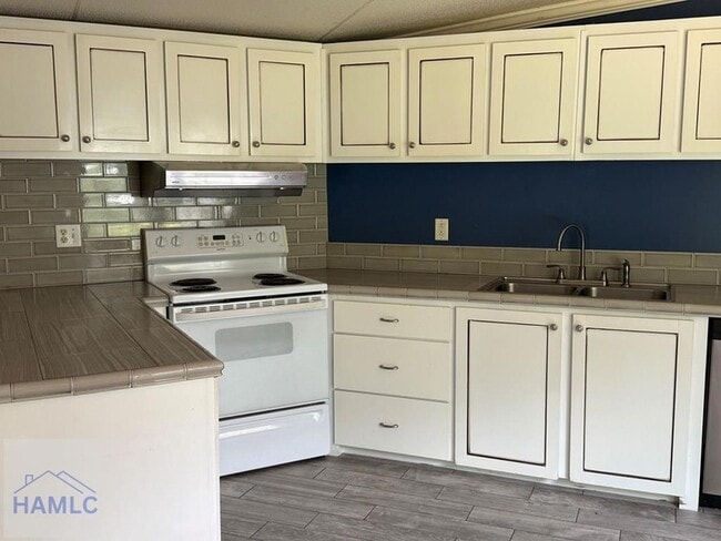 Building Photo - 106 Cravey Ln
