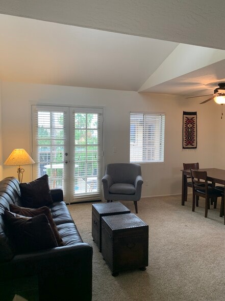 Living room - 7502 E Carefree Dr