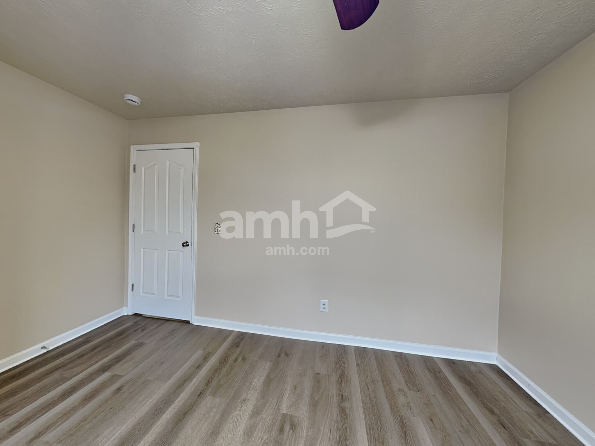 Building Photo - 403 Wooded Valley Ct