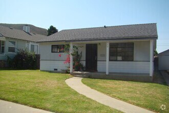 Building Photo - Southside cutie, 2bd/1ba  available June10...