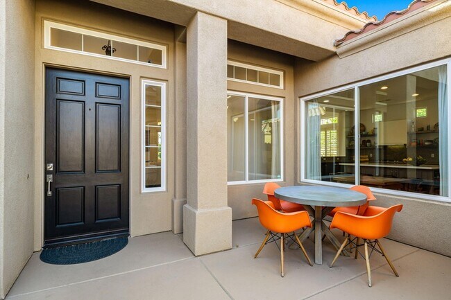 Building Photo - 96 Vía Bella