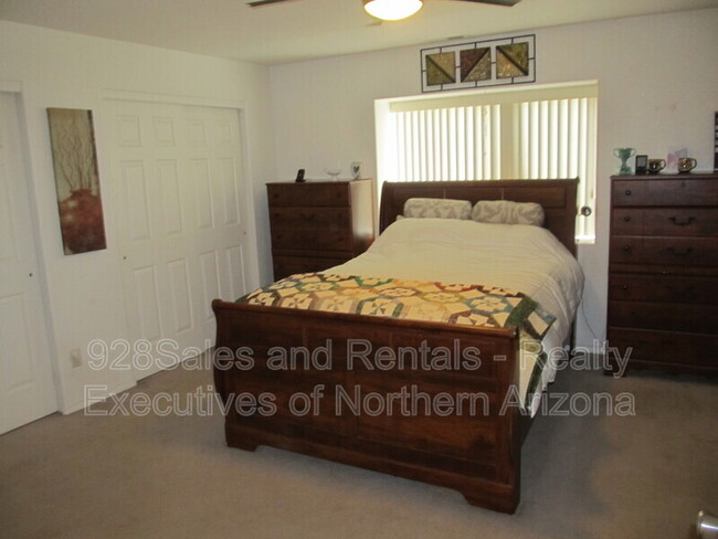 Building Photo - 6428 N Conrad Ln
