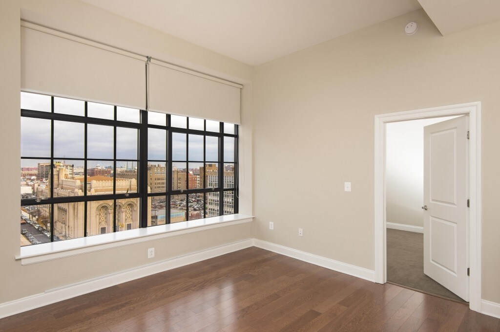 Building Photo - 600 N Broad St